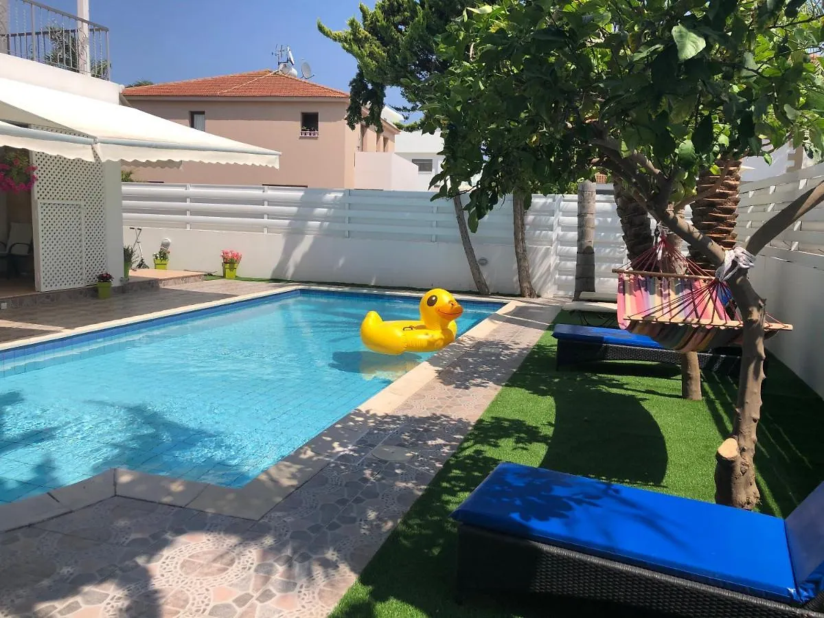Villa Andy-350 M From The Beach Larnaca