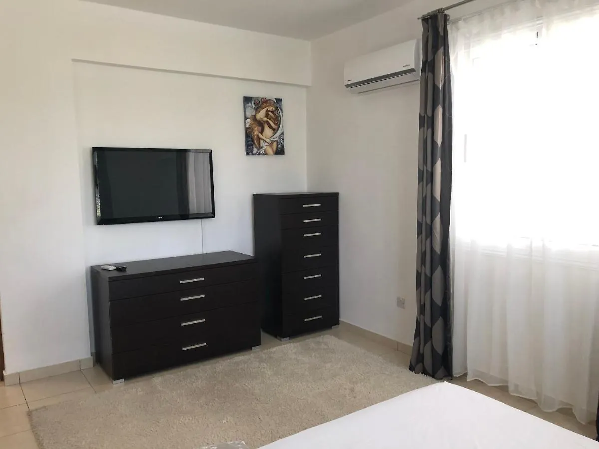 Villa Andy-350 M From The Beach Larnaca 0*,